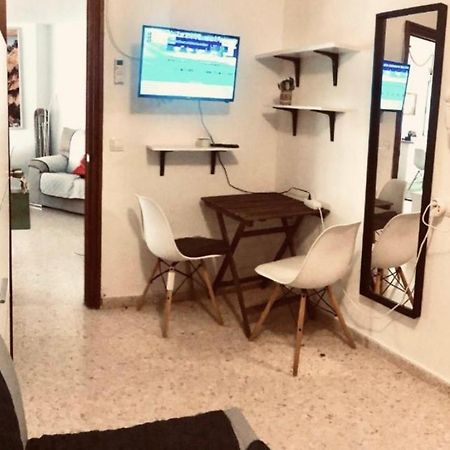 Low Cost Room Málaga Exteriör bild