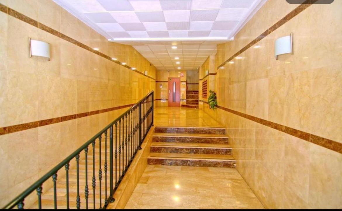 Low Cost Room Málaga Exteriör bild
