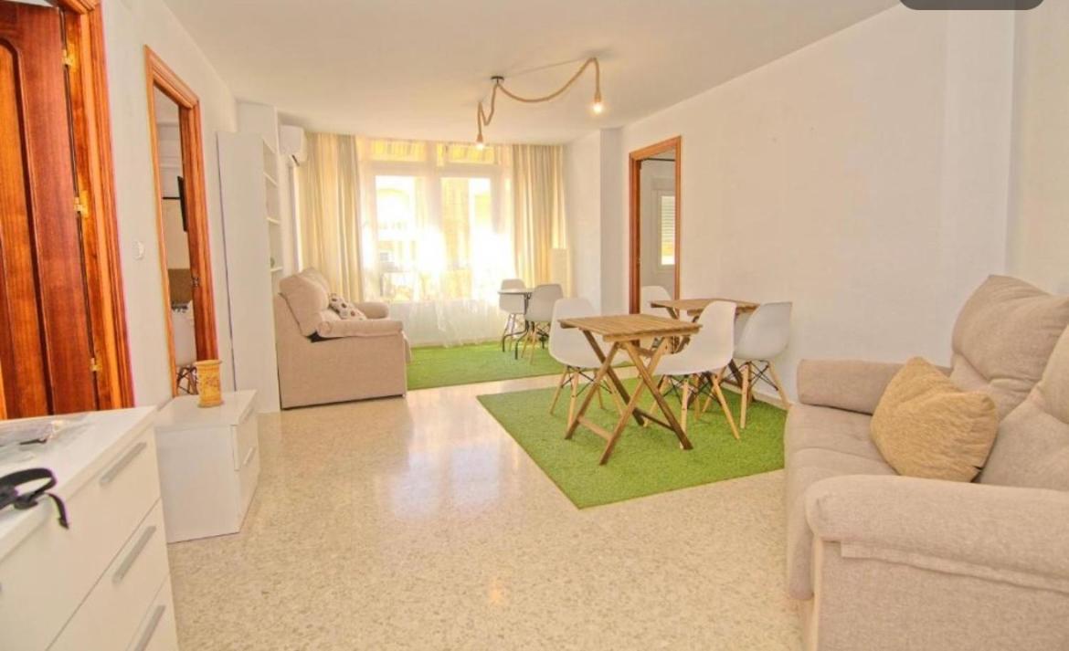 Low Cost Room Málaga Exteriör bild
