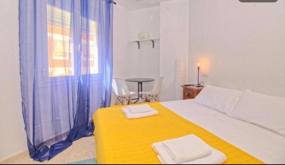 Low Cost Room Málaga Exteriör bild