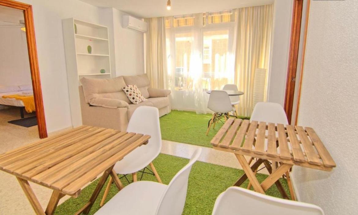 Low Cost Room Málaga Exteriör bild