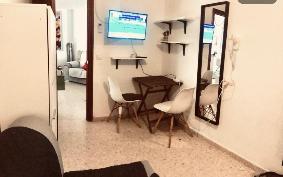 Low Cost Room Málaga Exteriör bild