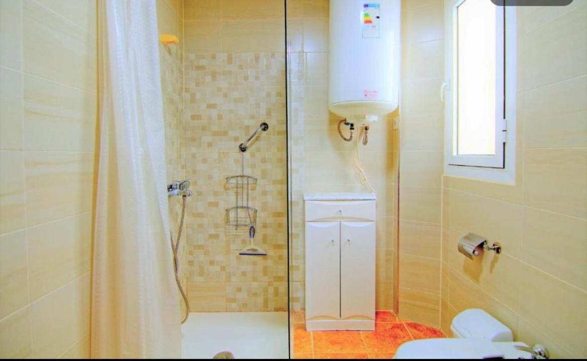 Low Cost Room Málaga Exteriör bild